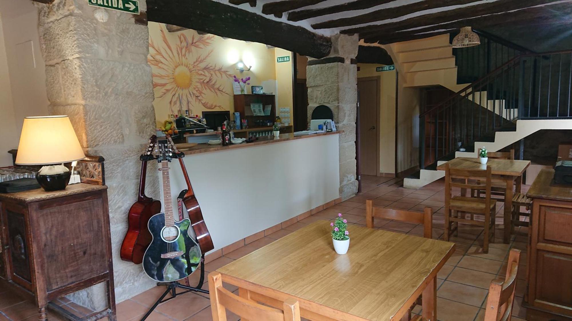 Albergue Sansol - El Oasis Del Camino Frances - Exclusivo Para Peregrinos ภายนอก รูปภาพ