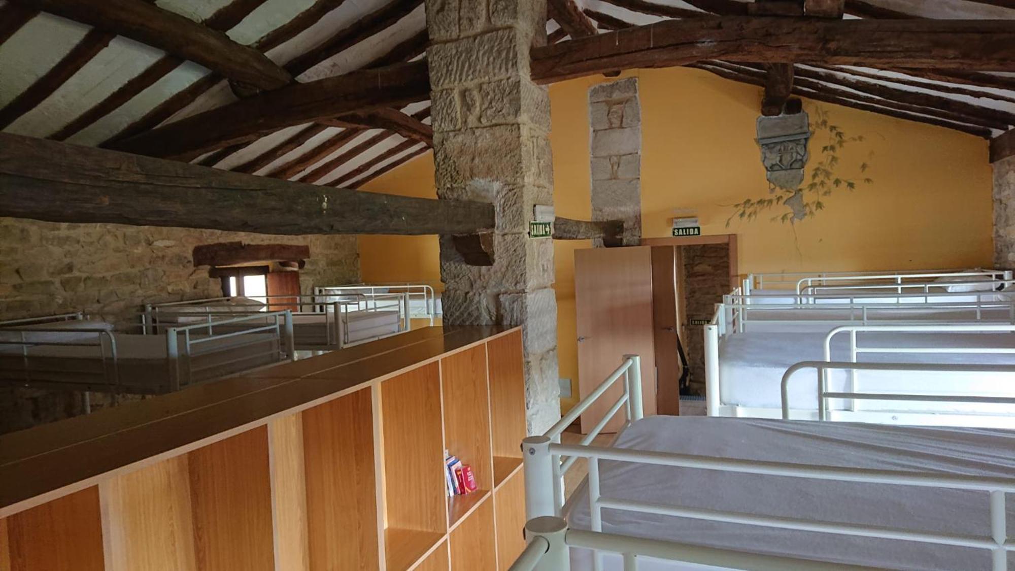 Albergue Sansol - El Oasis Del Camino Frances - Exclusivo Para Peregrinos ภายนอก รูปภาพ