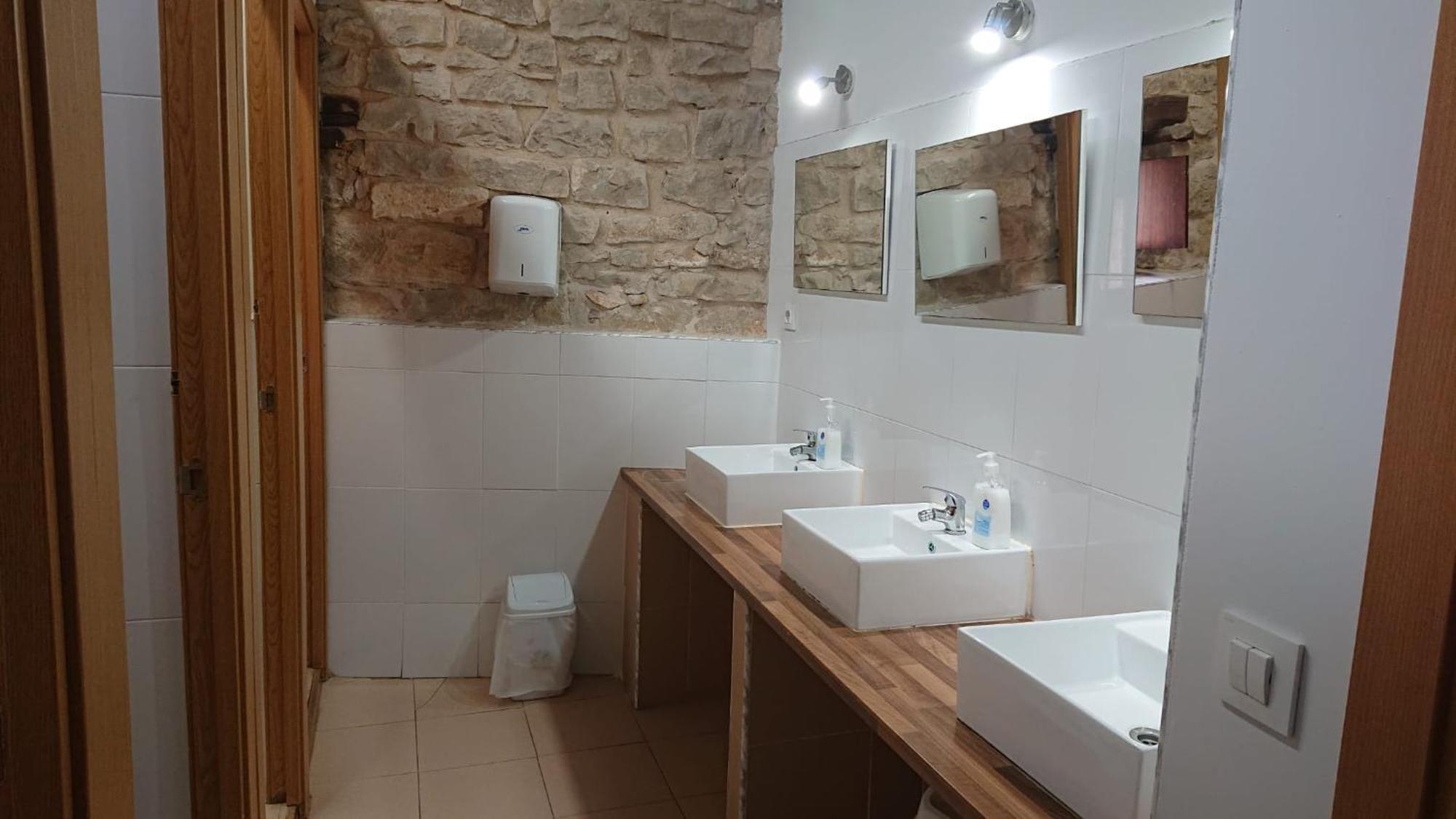 Albergue Sansol - El Oasis Del Camino Frances - Exclusivo Para Peregrinos ภายนอก รูปภาพ