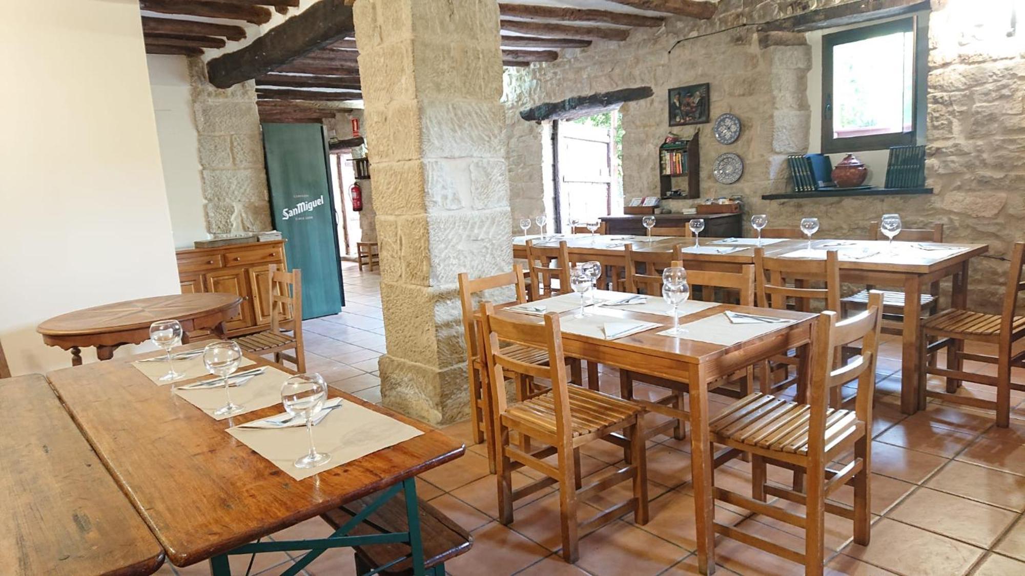 Albergue Sansol - El Oasis Del Camino Frances - Exclusivo Para Peregrinos ภายนอก รูปภาพ